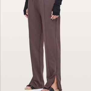 NWT Lululemon size 6!!